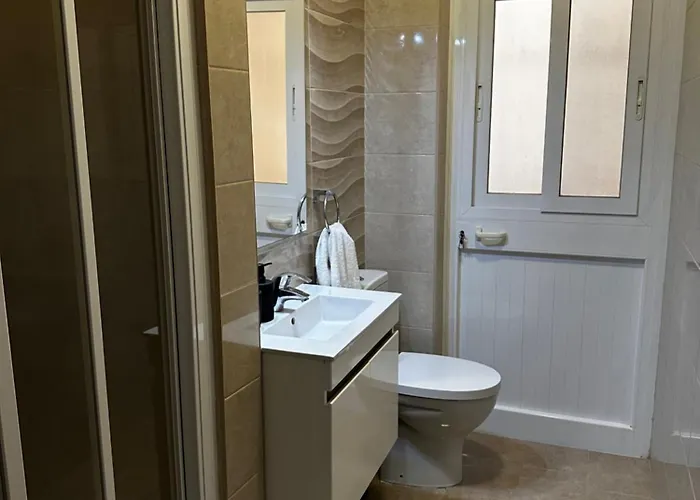 Seafront Сент-Полс-Бей